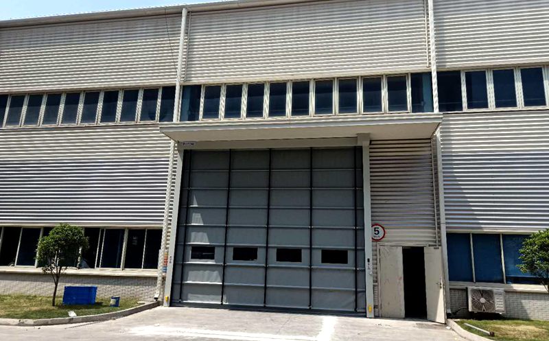 南京堆積門廠家——美高門業:專業打造高效節能的“背帶堆積門”解決方案插圖6 南京堆積門廠家——美高門業:專業打造高效節能的“背帶堆積門”解決方案插圖6